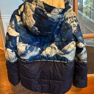 Abercrombie & Fitch boys 9/10 blue puffer coat. Attached hood fully lined
